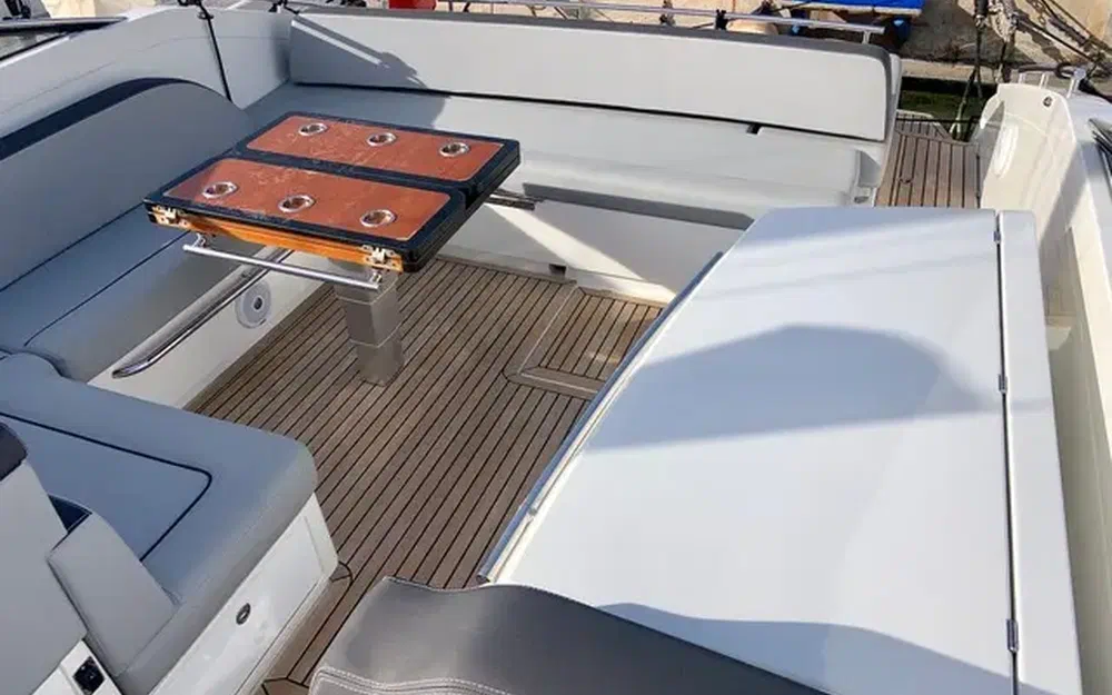 slider 13 Windy Camira 39