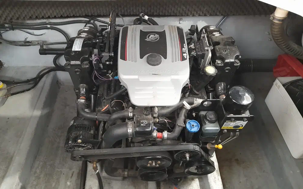 slider 12 Coverline 710 Cabin