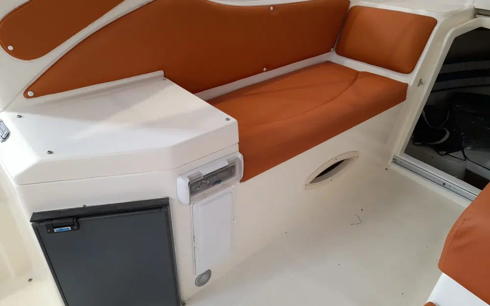 slider 5 Coverline 710 Cabin