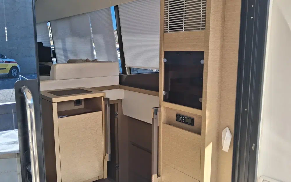 slider 37 Prestige Yachts 520 Fly