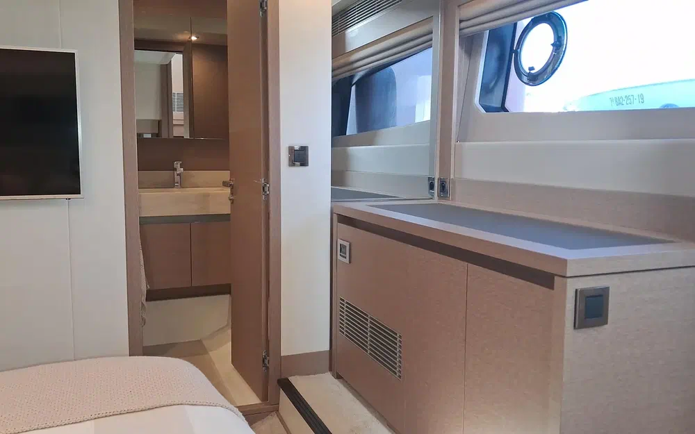 slider 65 Prestige Yachts 520 Fly