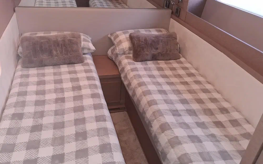 slider 83 Prestige Yachts 520 Fly