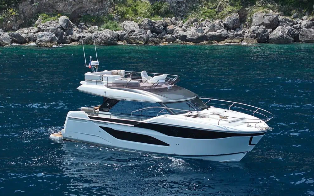 slider 0 Prestige Yachts F4.9
