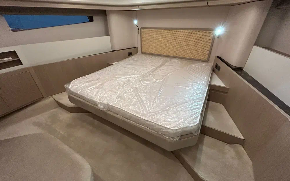 slider 29 Prestige Yachts F4.9