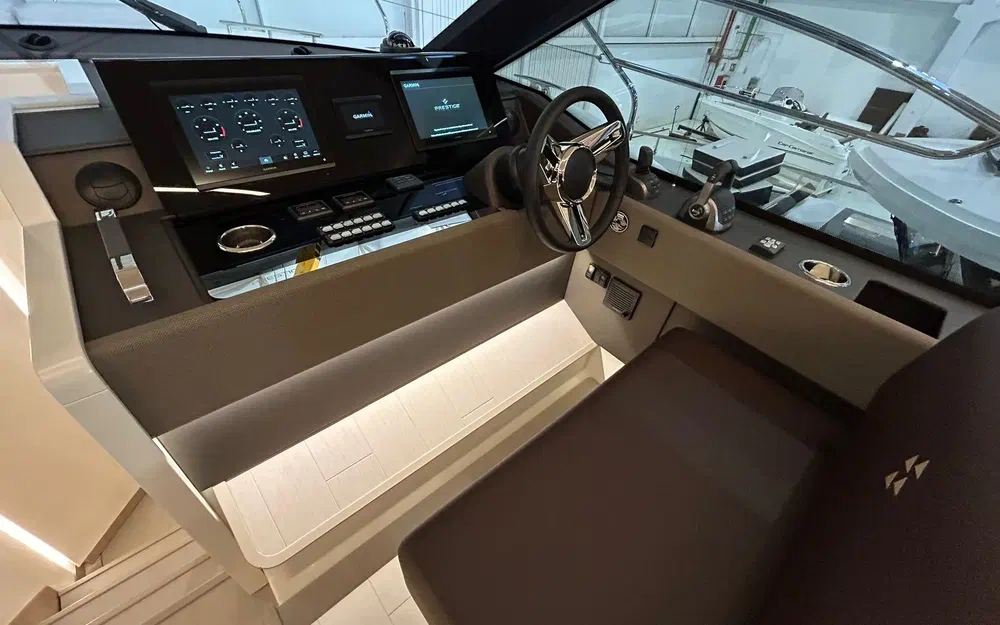 slider 38 Prestige Yachts F4.9
