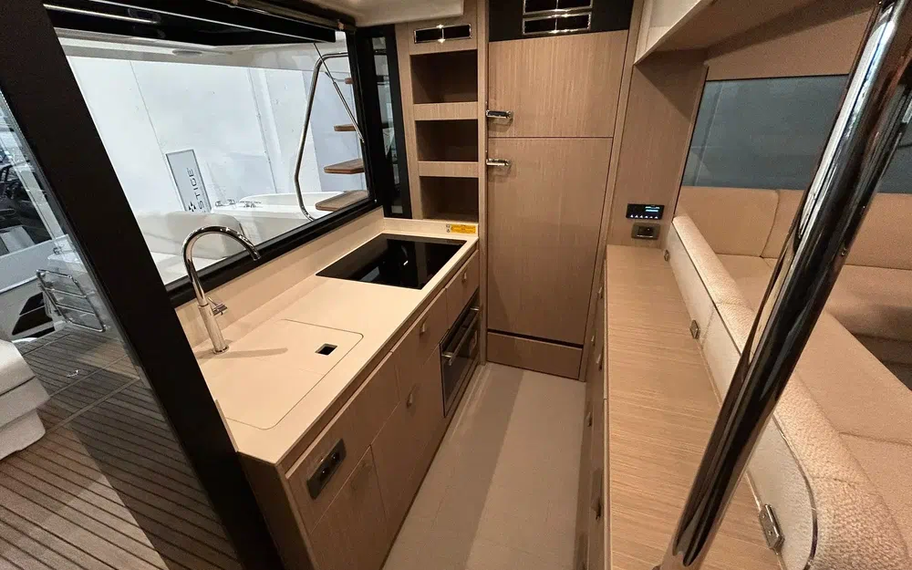 slider 41 Prestige Yachts F4.9