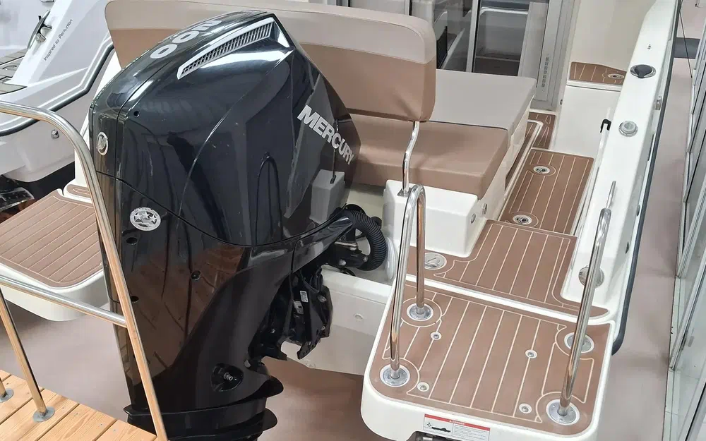 slider 10 Quicksilver 675 Weekend