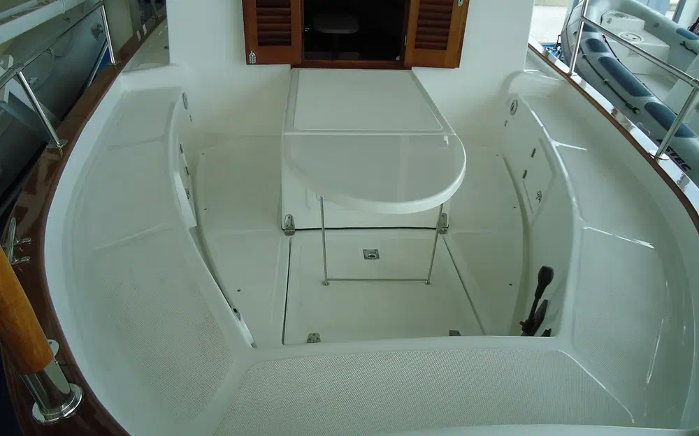 slider 12 Tiburon 37 Cabinado