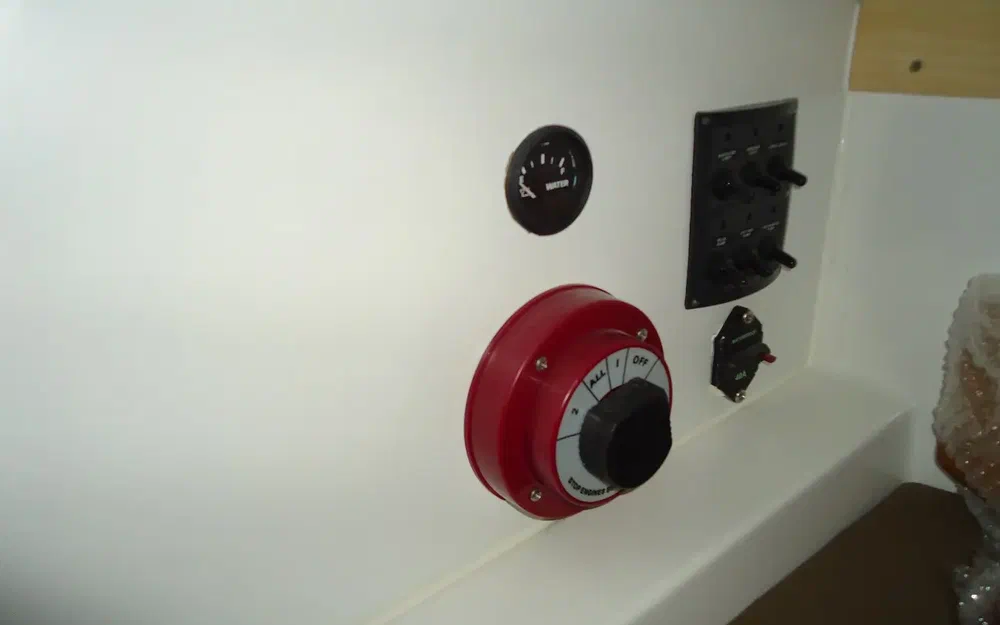 slider 8 Tiburon 37 Cabinado