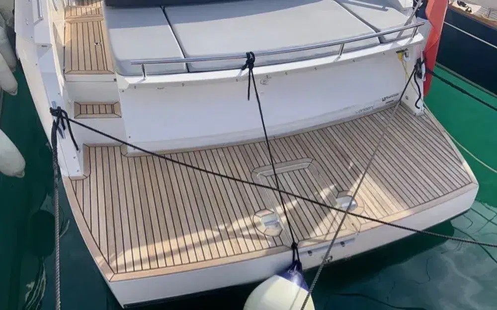 slider 9 Windy Camira 39