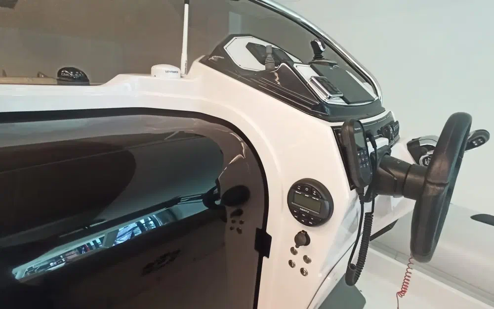 slider 9 Ranieri Cayman 31 Sport Touring