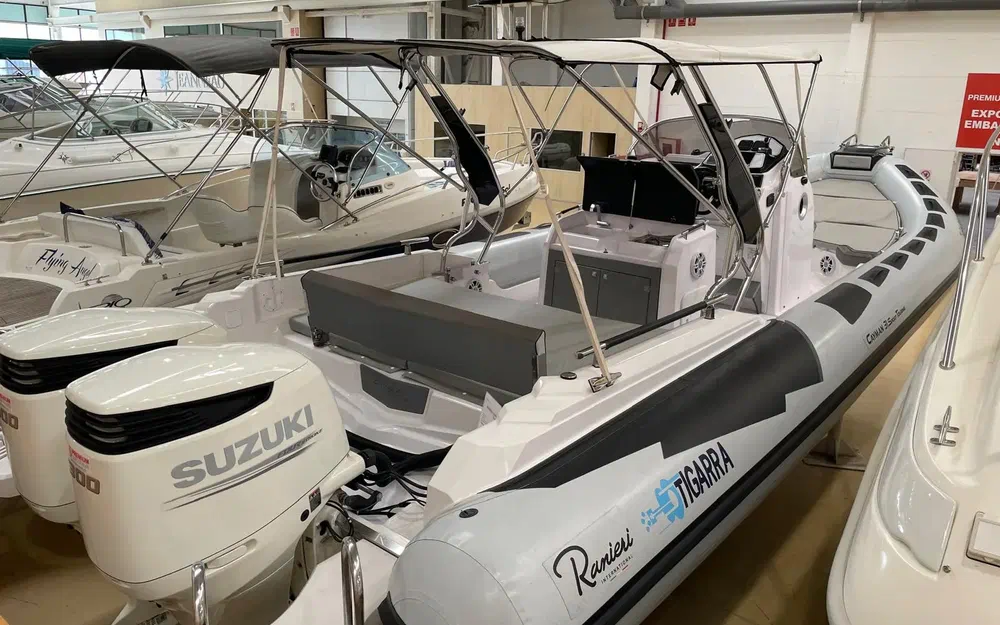 slider 3 Ranieri Cayman 31 Sport Touring