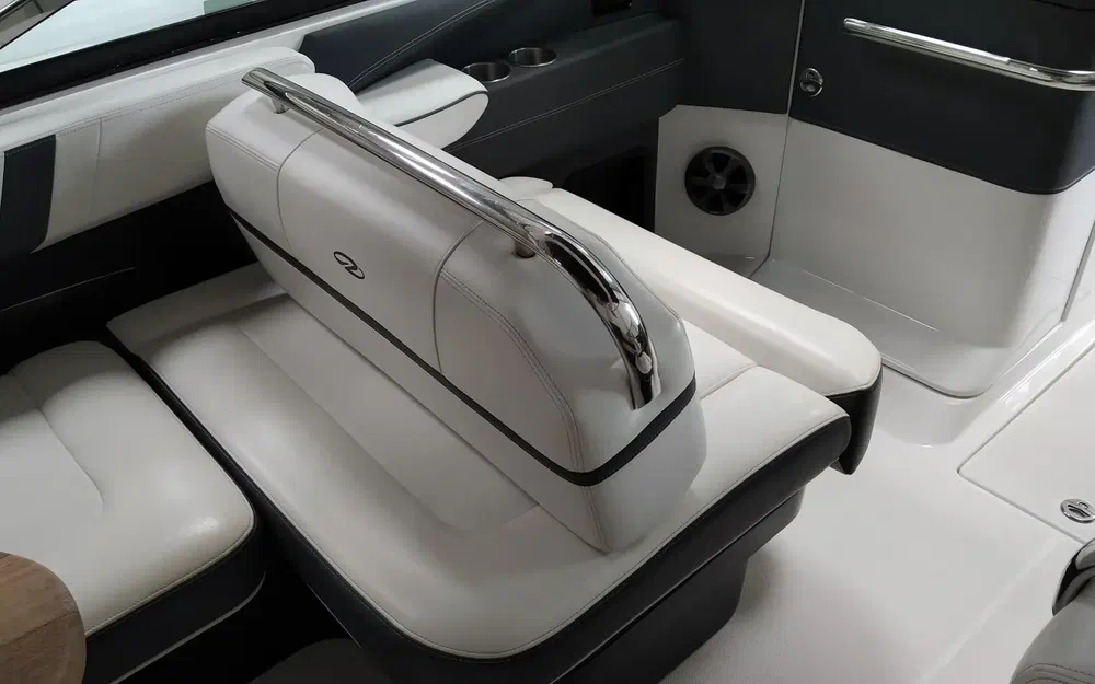 slider 16 Regal 2800