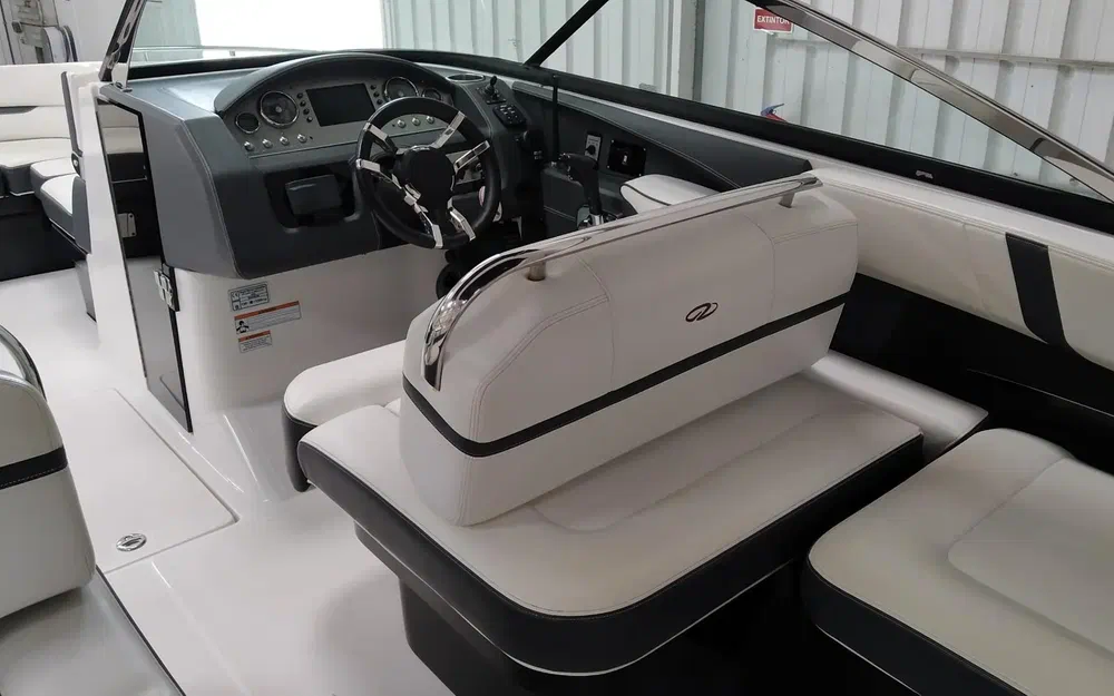 slider 18 Regal 2800