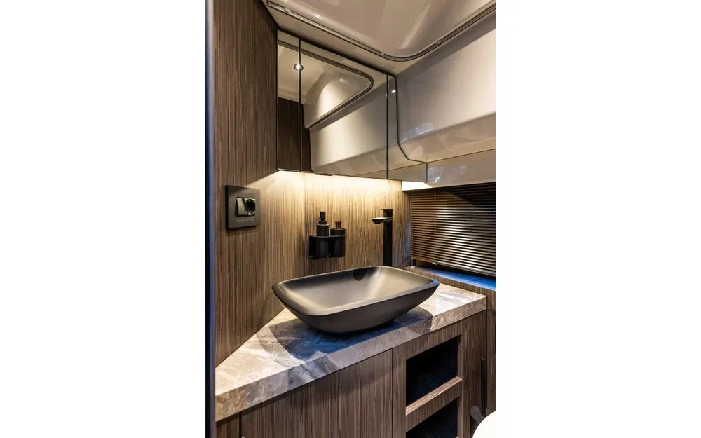 slider 9 Cranchi A 32 LT