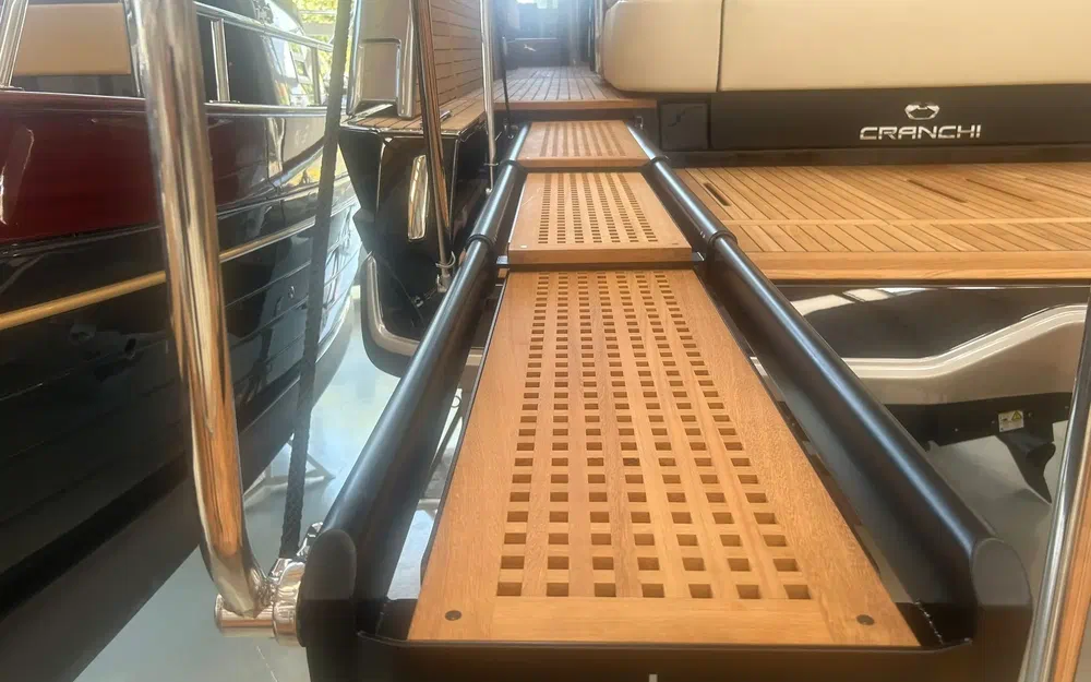 slider 10 Cranchi A46 Luxury Tender