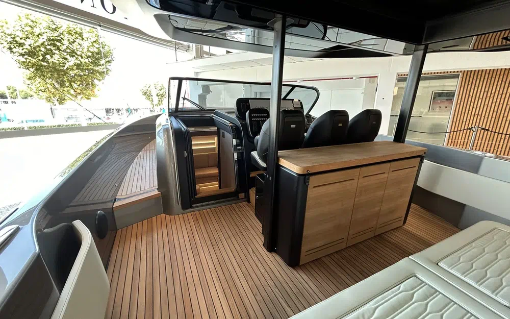 slider 24 Cranchi A46 Luxury Tender