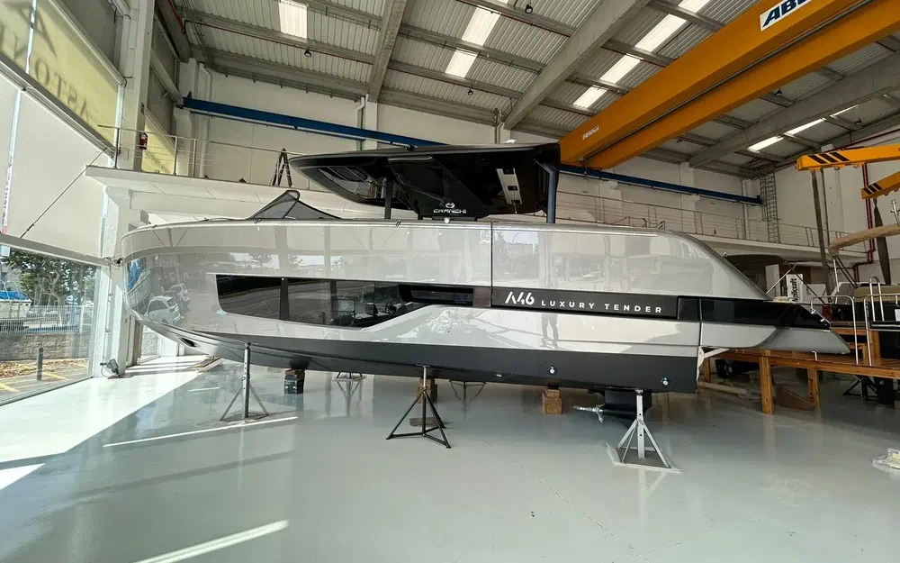 slider 2 Cranchi A46 Luxury Tender