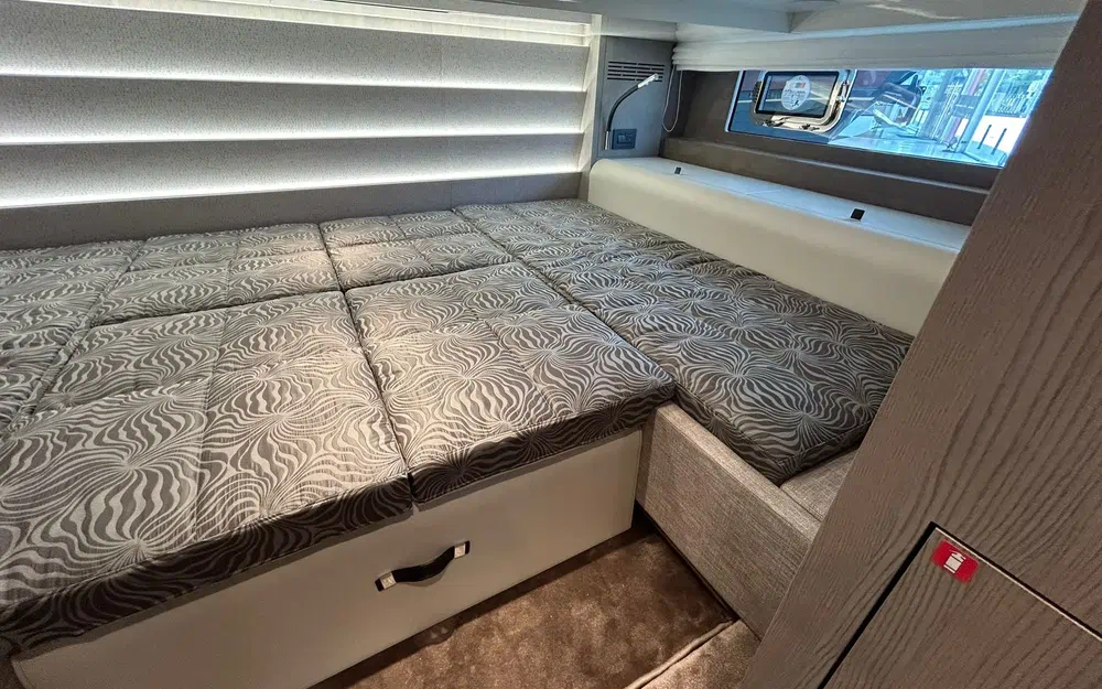 slider 60 Cranchi A46 Luxury Tender