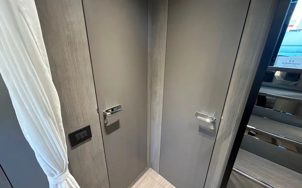 slider 64 Cranchi A46 Luxury Tender