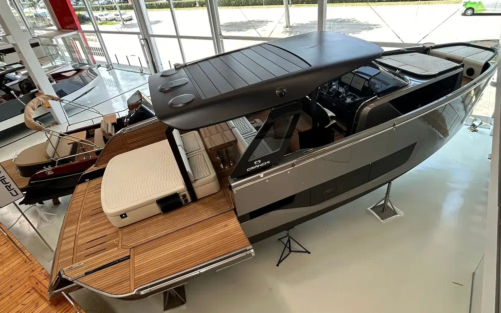 slider 6 Cranchi A46 Luxury Tender