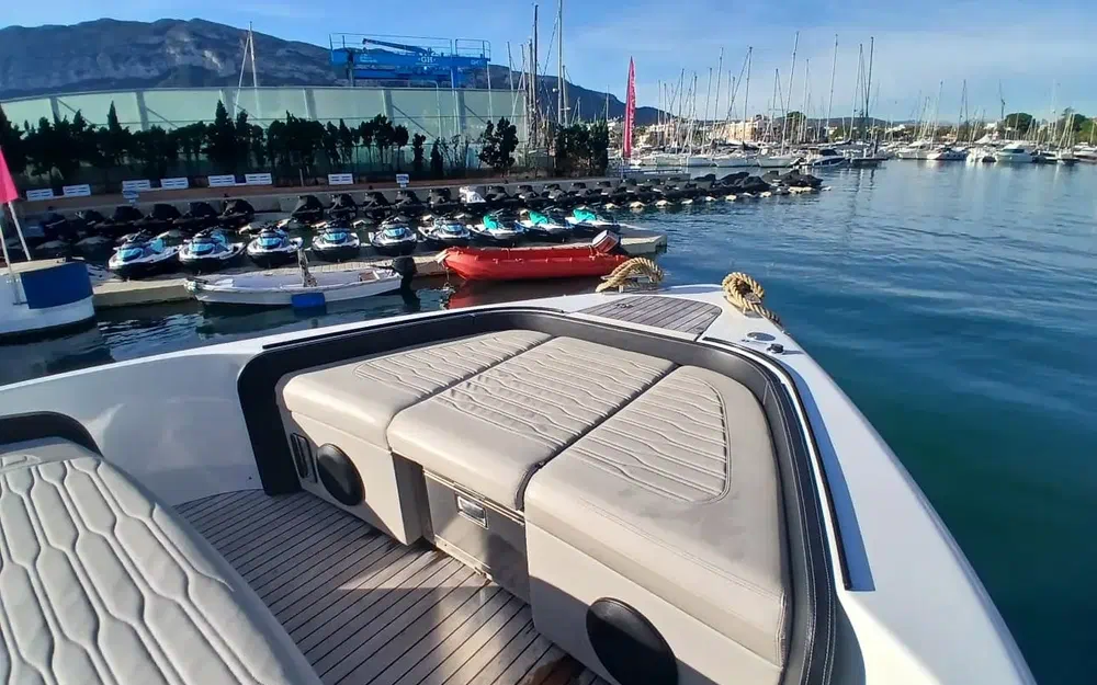 slider 10 Cranchi A46 Luxury Tender