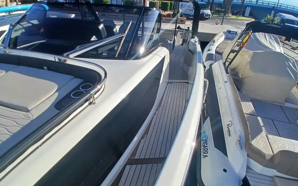 slider 8 Cranchi A46 Luxury Tender