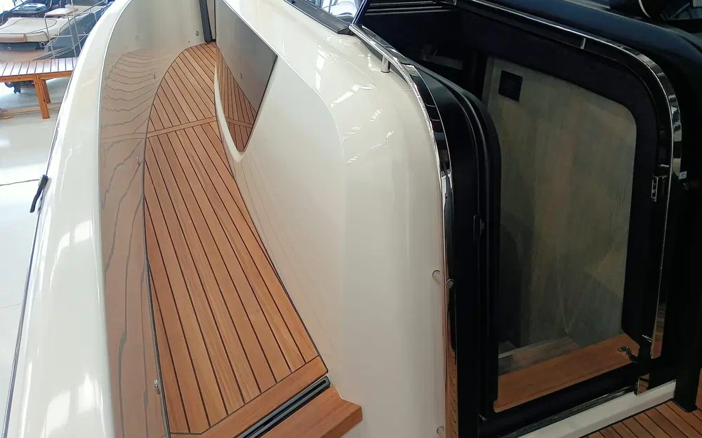 slider 14 Cranchi A46 Luxury Tender