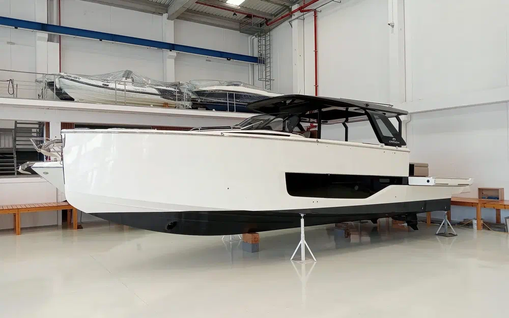 slider 1 Cranchi A46 Luxury Tender