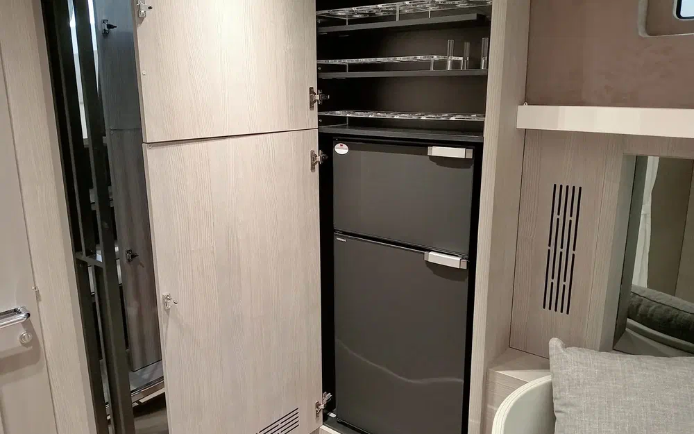 slider 25 Cranchi A46 Luxury Tender