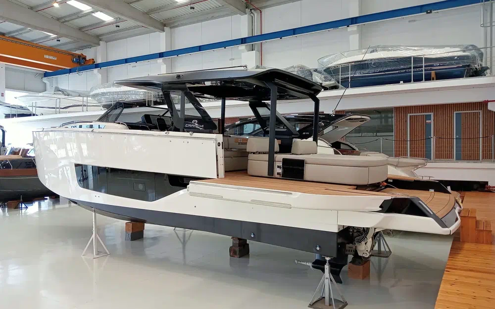 slider 2 Cranchi A46 Luxury Tender