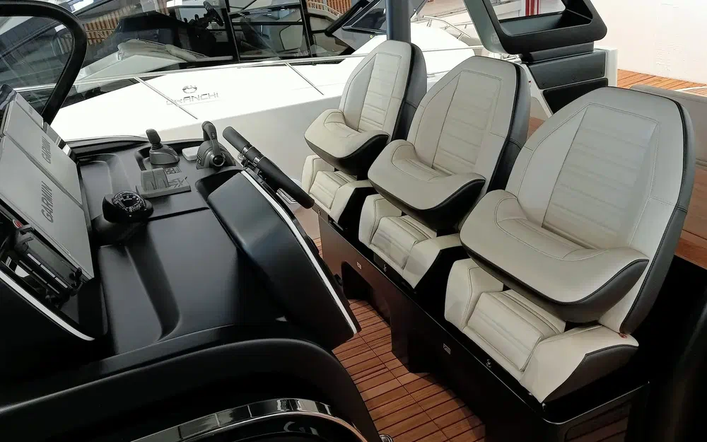 slider 5 Cranchi A46 Luxury Tender