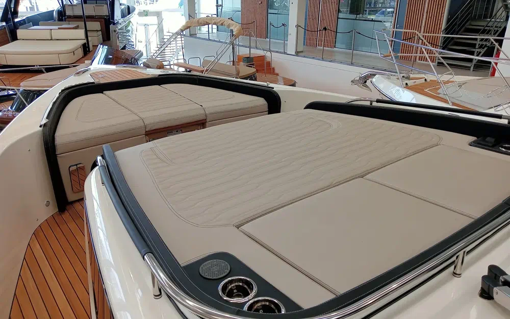 slider 6 Cranchi A46 Luxury Tender