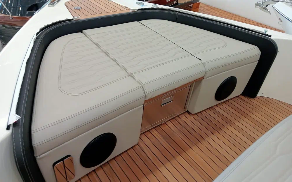 slider 7 Cranchi A46 Luxury Tender