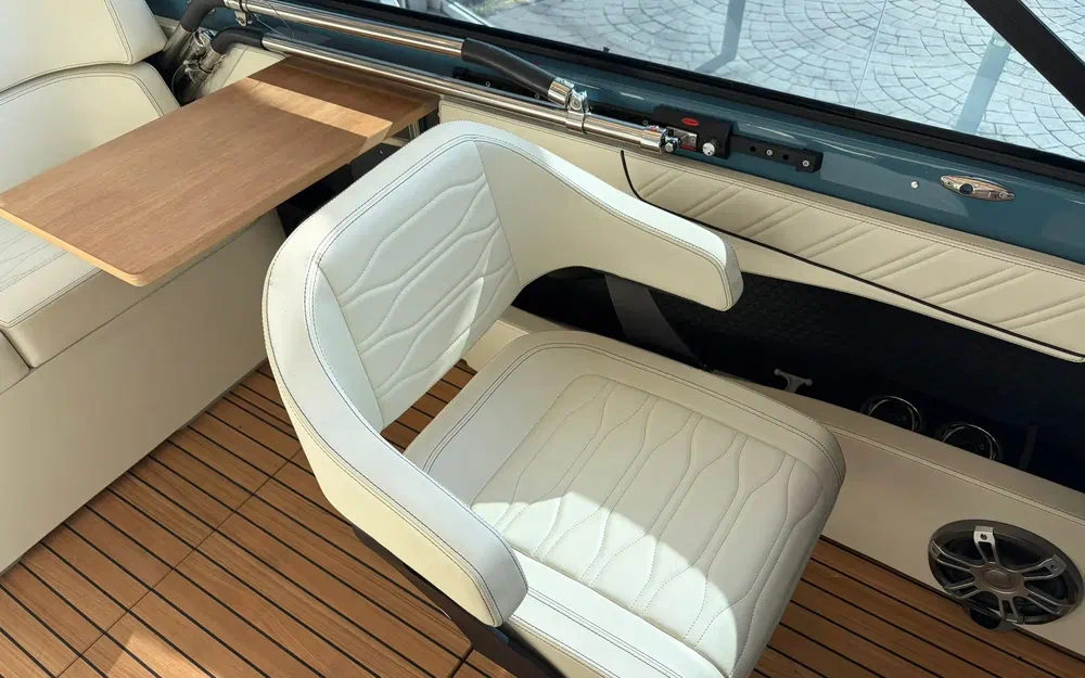 slider 16 Cranchi E 26 Classic