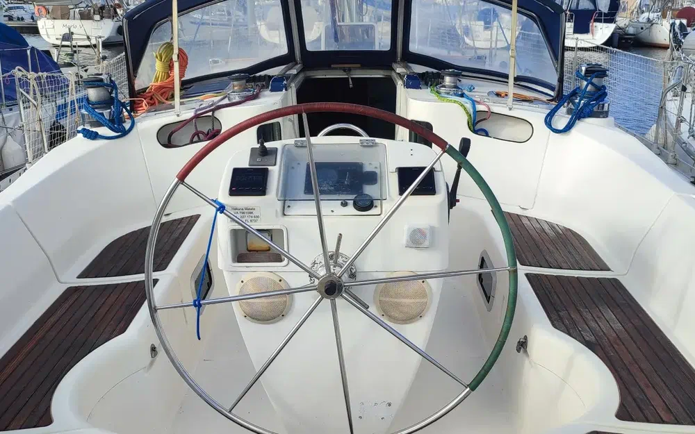 slider 5 Beneteau Oceanis 440