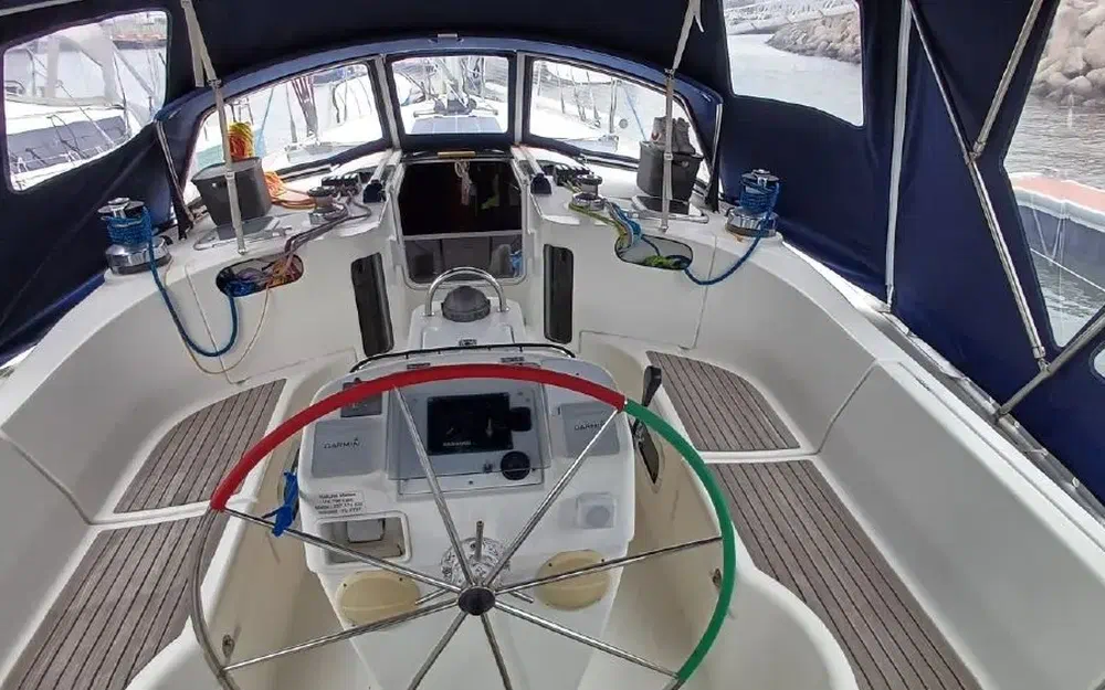 slider 6 Beneteau Oceanis 440