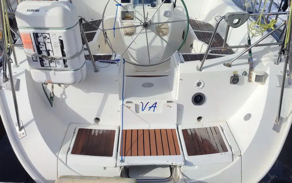 slider 8 Beneteau Oceanis 440