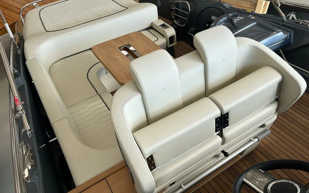 slider 10 Cranchi Endurance 30