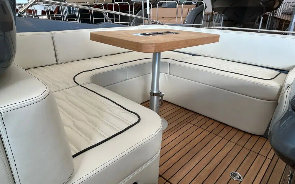 slider 11 Cranchi Endurance 30