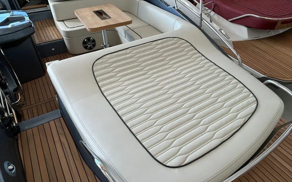 slider 18 Cranchi Endurance 30