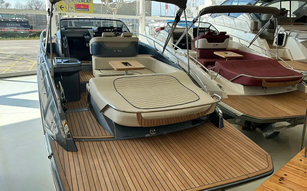 slider 1 Cranchi Endurance 30