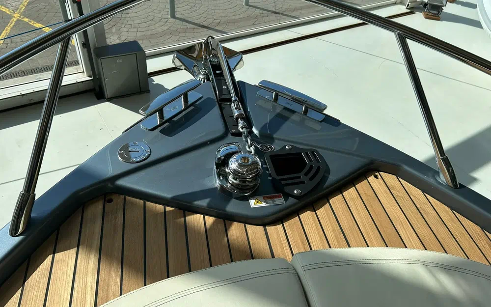 slider 5 Cranchi Endurance 30