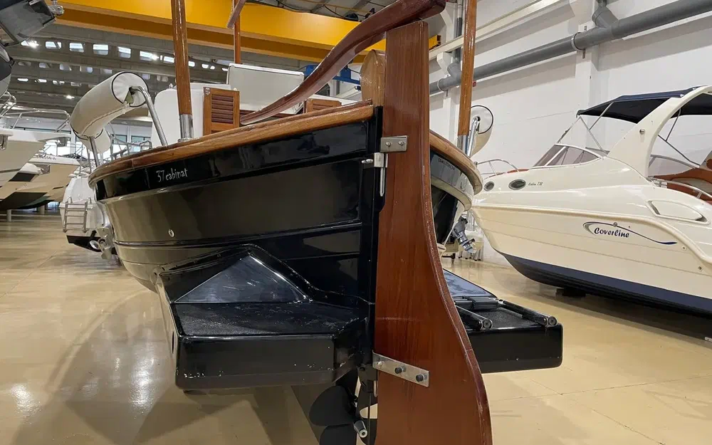 slider 2 Tiburon 37 Cabinado