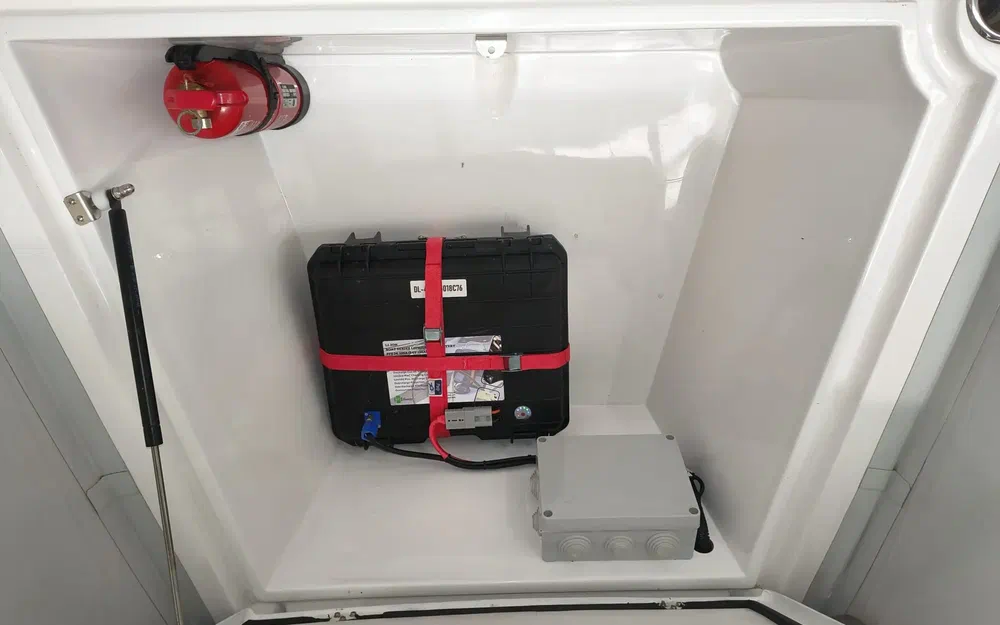 slider 9 Tiger Marine 740 Proline