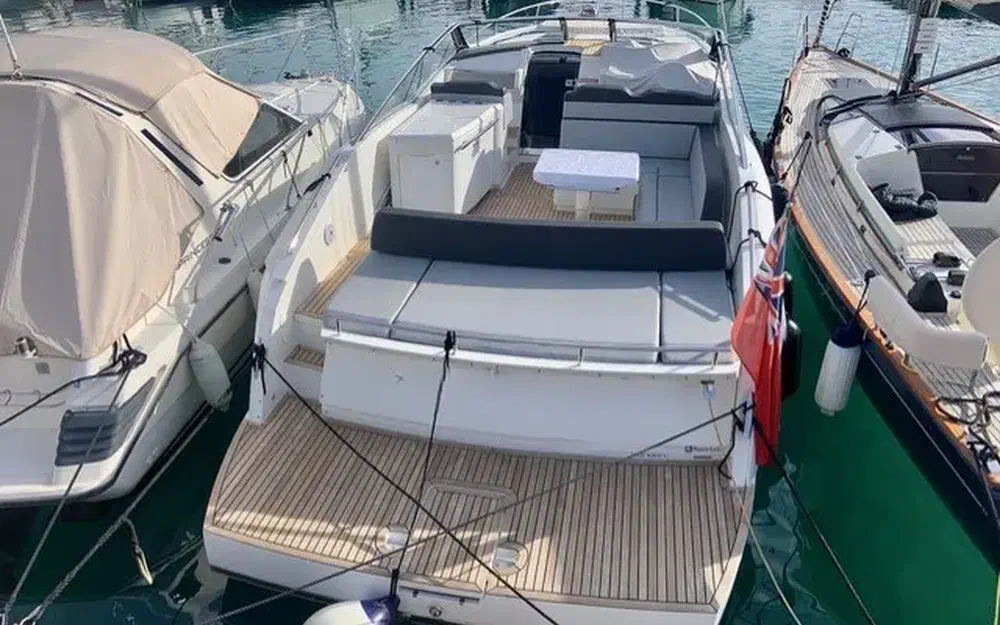 slider 1 Windy Camira 39