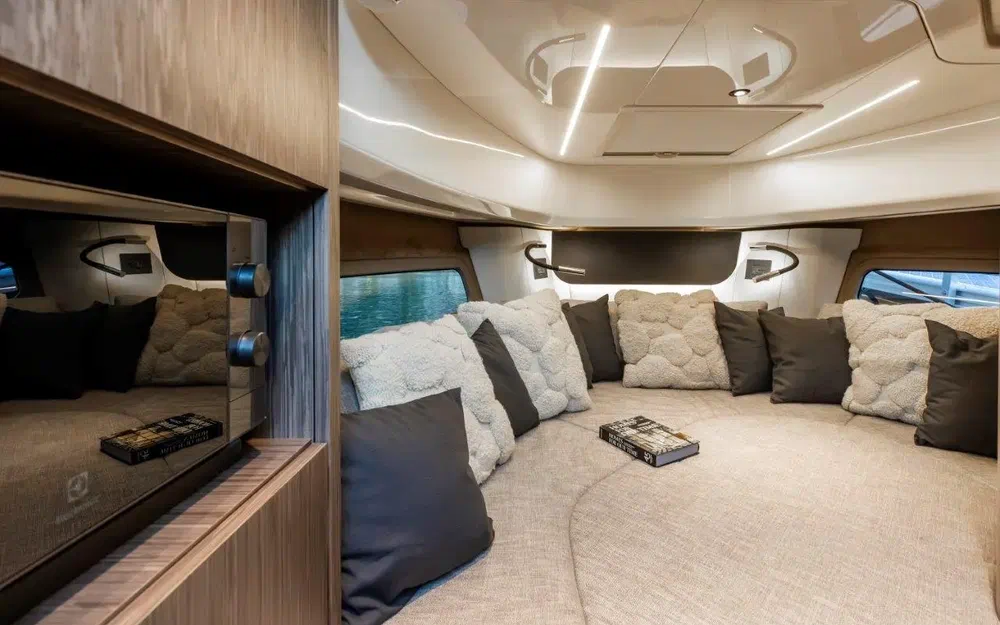 slider 7 Cranchi A 32 LT