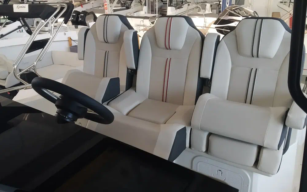 slider 6 Jeanneau Cap Camarat 10.5 CC