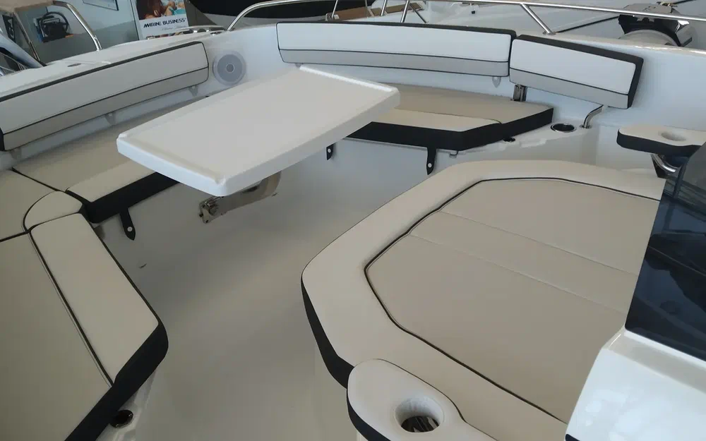 slider 7 Jeanneau Cap Camarat 10.5 CC