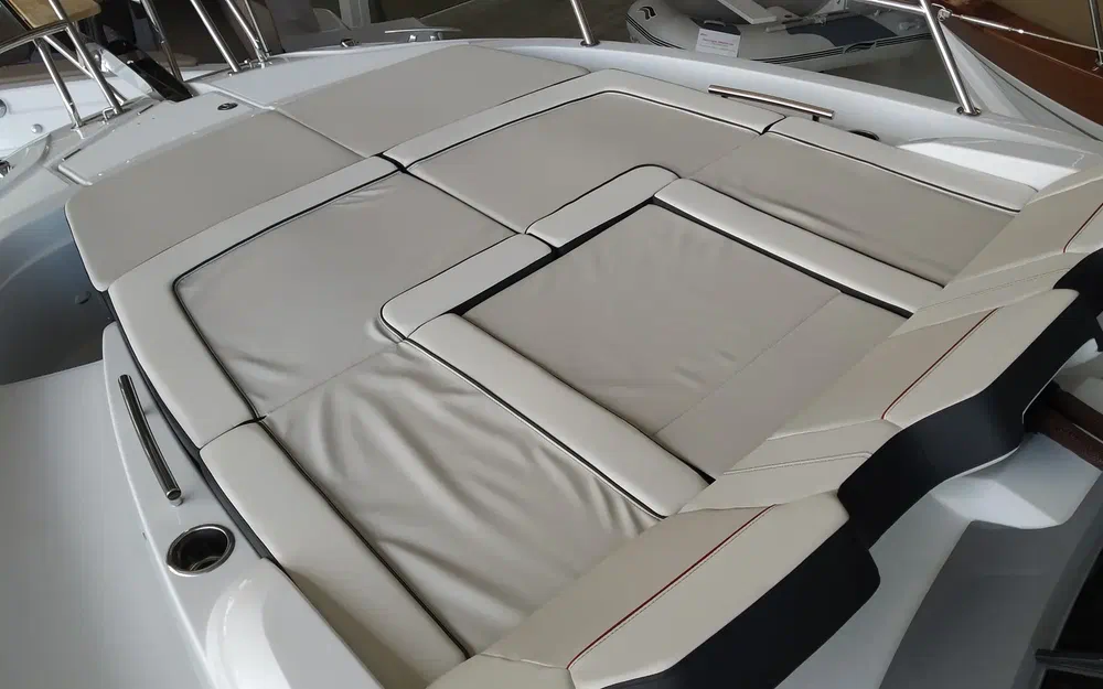 slider 28 Jeanneau Cap Camarat 10.5 WA